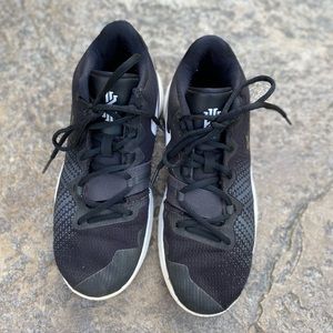 Nike Boy Kyrie Flytrap Basketball Shoes Black Lace